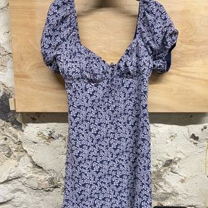 Blue/purple floral sweetheart neck dress